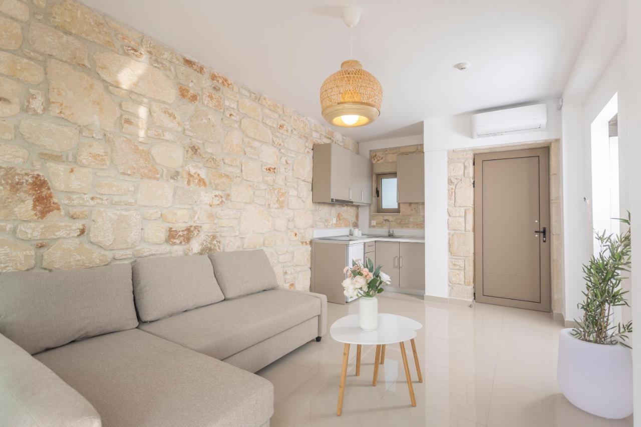 Anna Mare Luxury Apartments アフィトス エクステリア 写真
