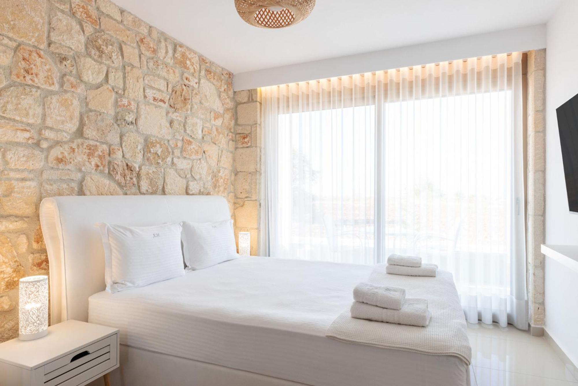 Anna Mare Luxury Apartments アフィトス 部屋 写真