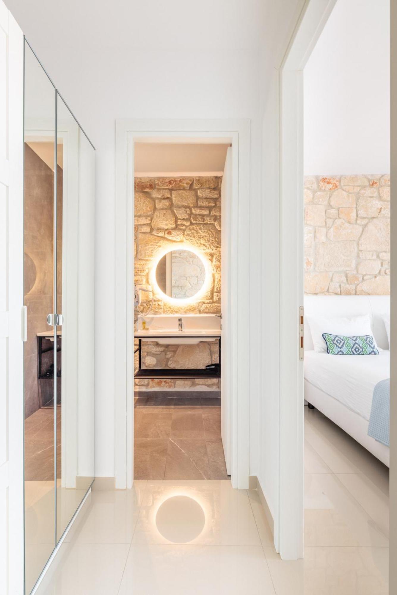 Anna Mare Luxury Apartments アフィトス 部屋 写真