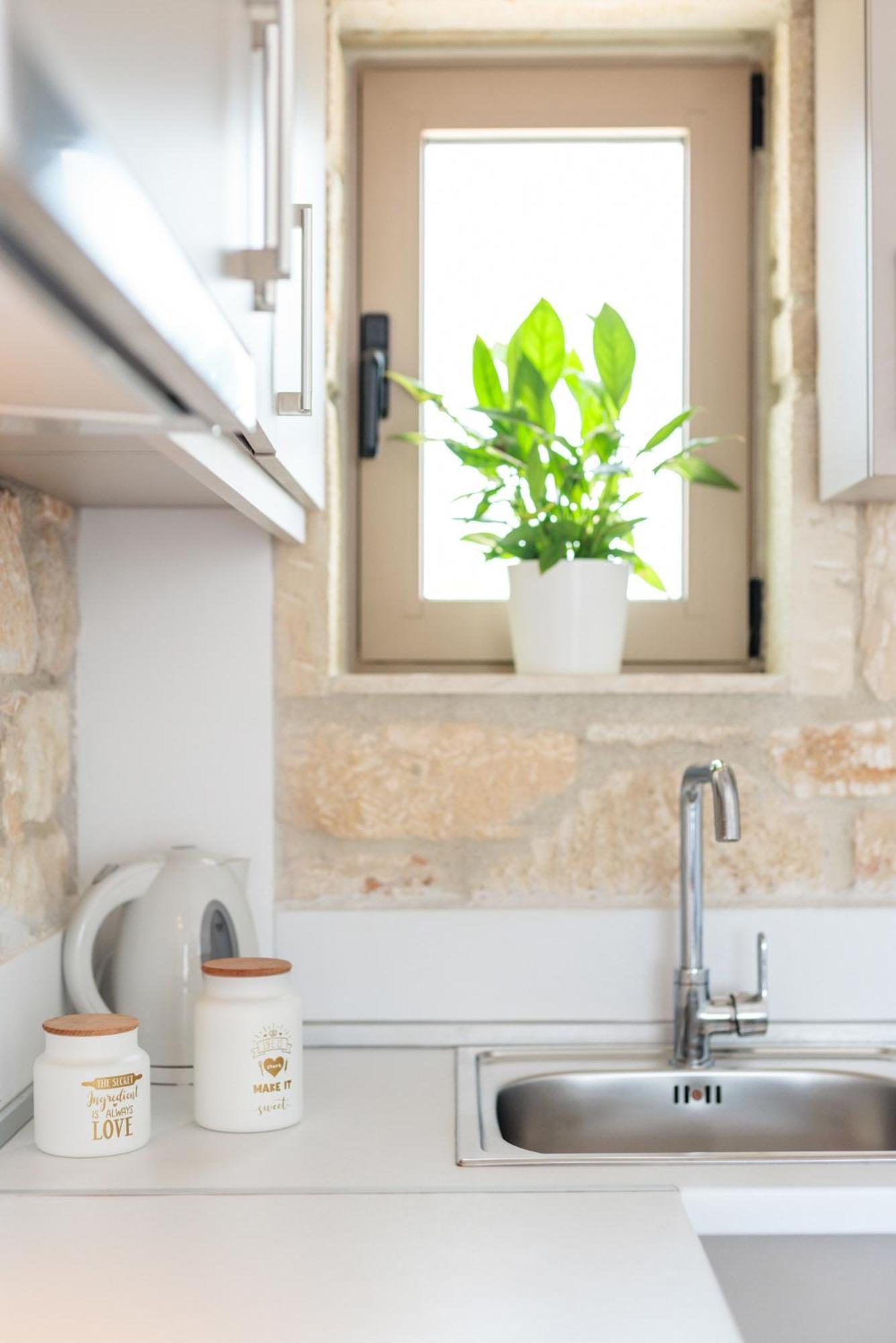 Anna Mare Luxury Apartments アフィトス 部屋 写真