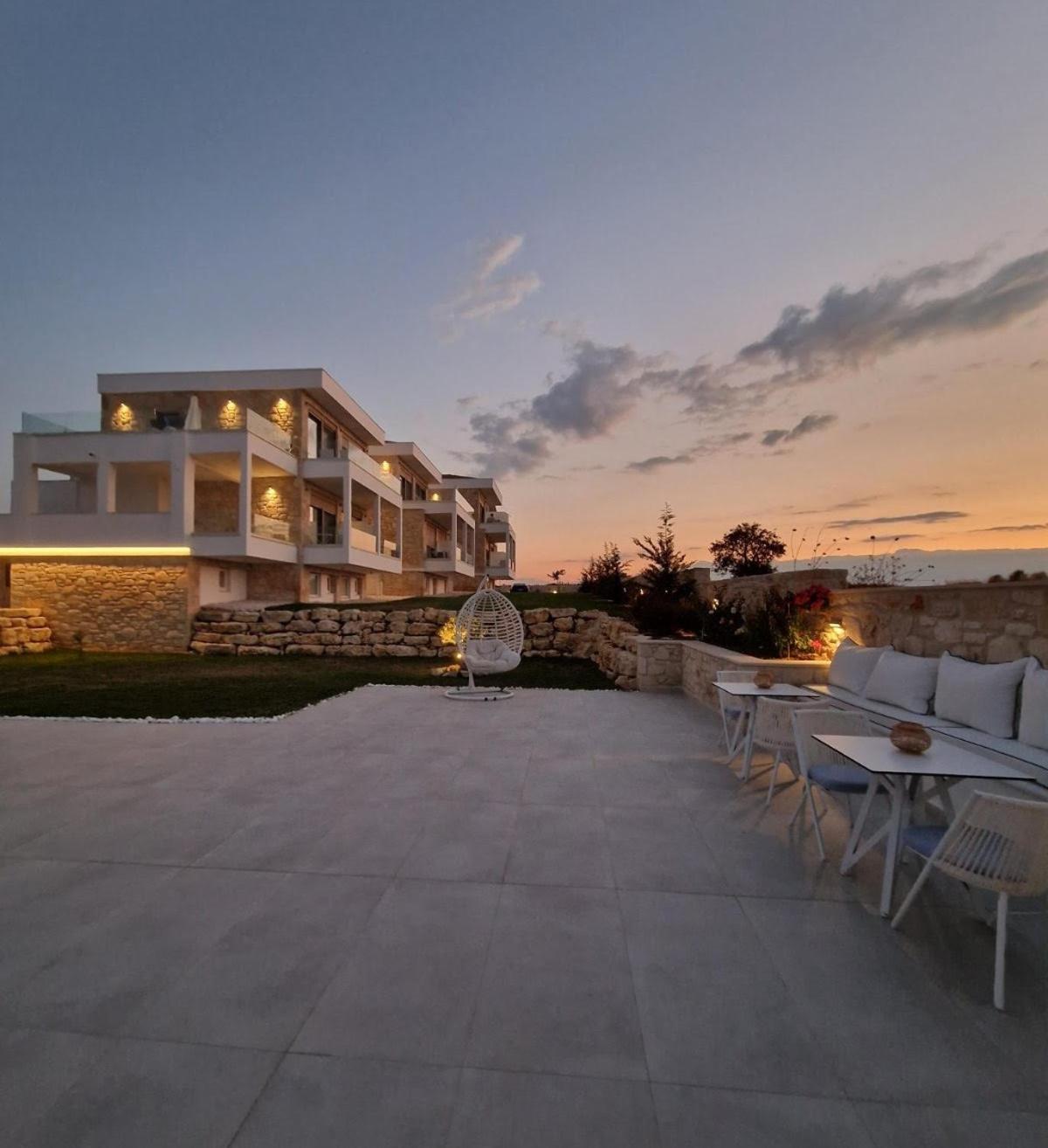 Anna Mare Luxury Apartments アフィトス エクステリア 写真